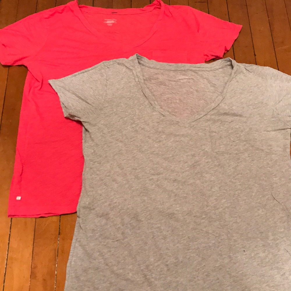 VS t shirts, size M. ( bundled)